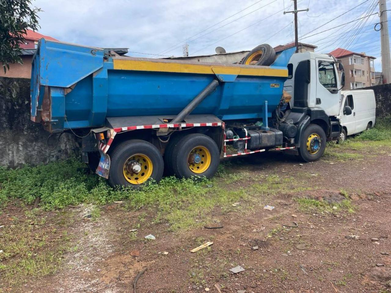 RENAULT KERAX, Camions - Autobus, Conakry