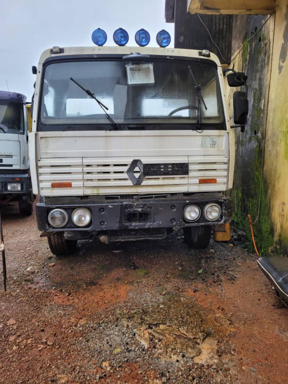 RENAULT G300, Camions - Autobus, Conakry