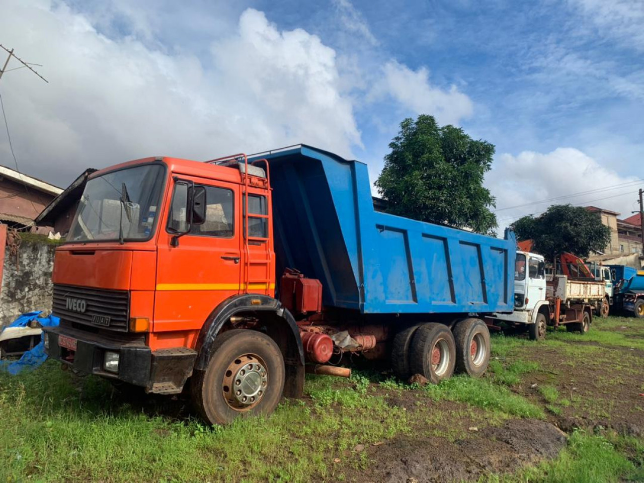 IVECO EUROTECH, Camions - Autobus, Conakry