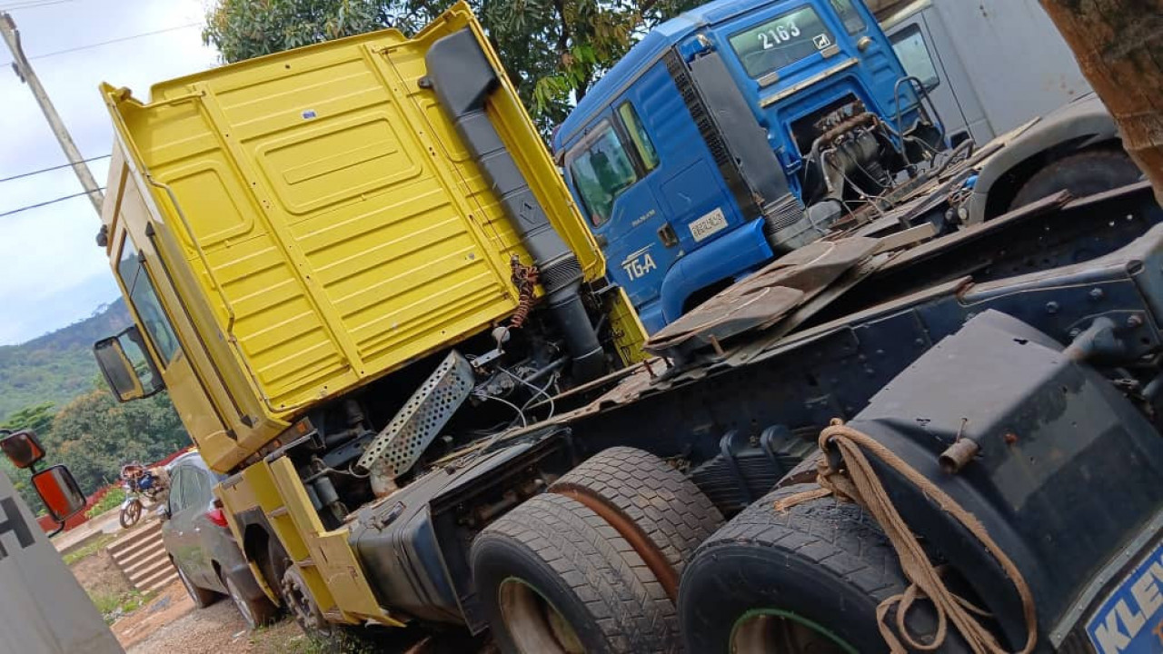 RENAULT MAGNUM, Remorques - Conteneurs, Conakry