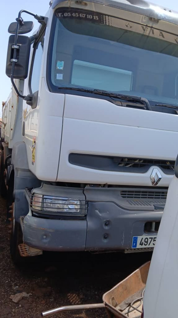 RENAULT KERAX, Camions - Autobus, Conakry