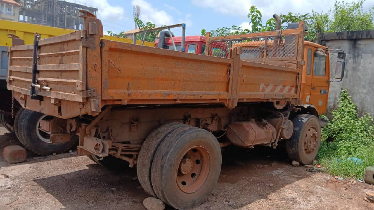 RENAULT 6 ROUES, Camions - Autobus, Conakry