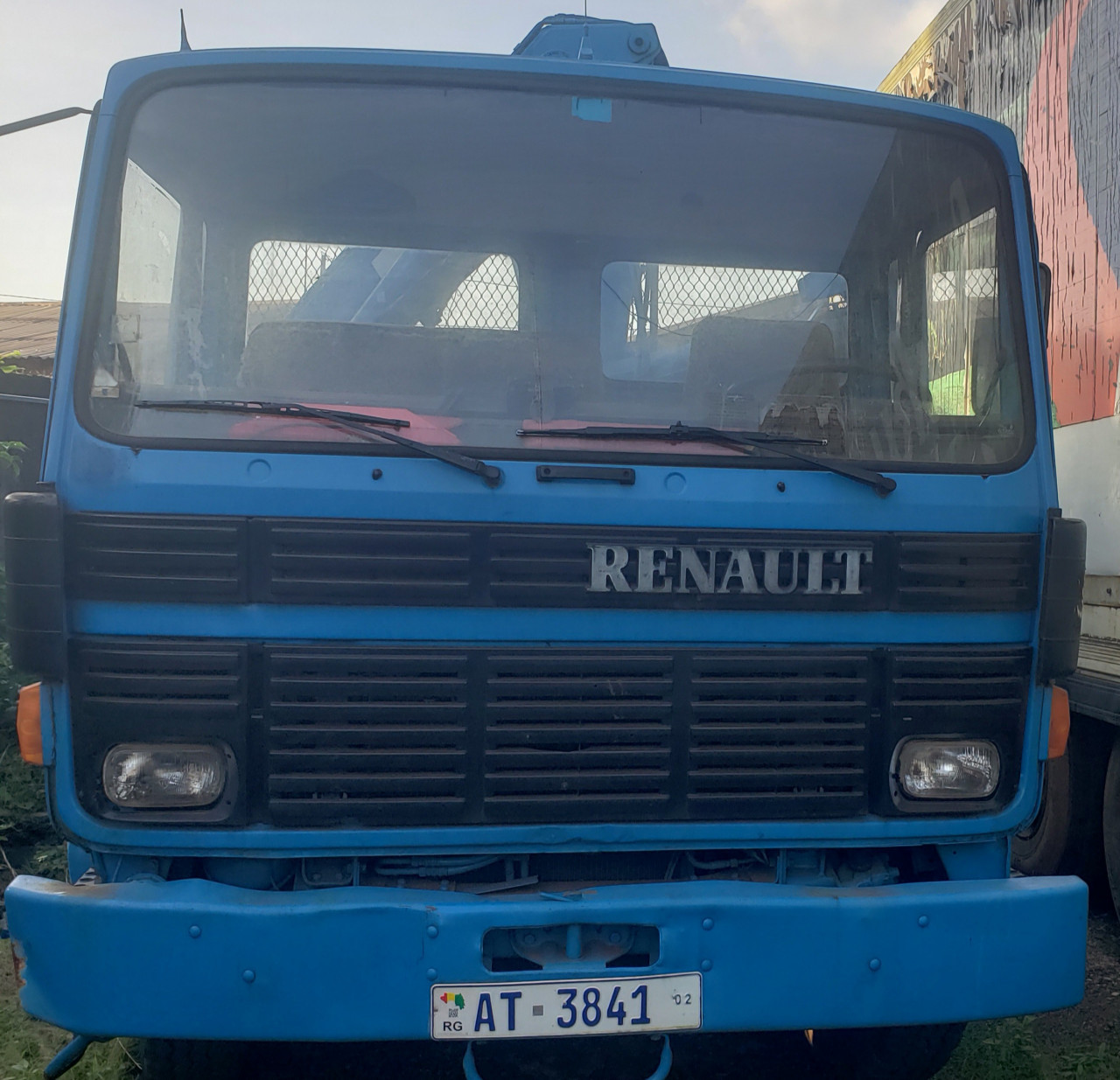 CAMION GRIS RENAULT, Camions - Autobus, Conakry