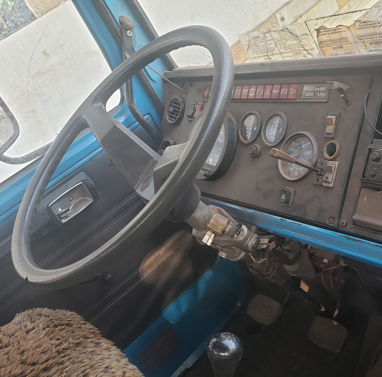 CAMION GRIS RENAULT, Camions - Autobus, Conakry