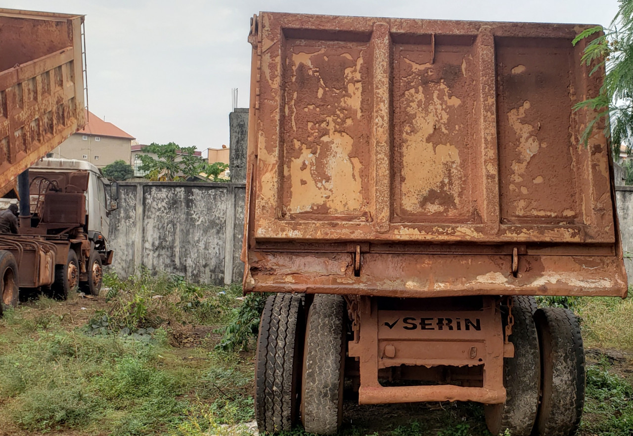 2 SINOTRUCKS A VENDRE, Camions - Autobus, Conakry