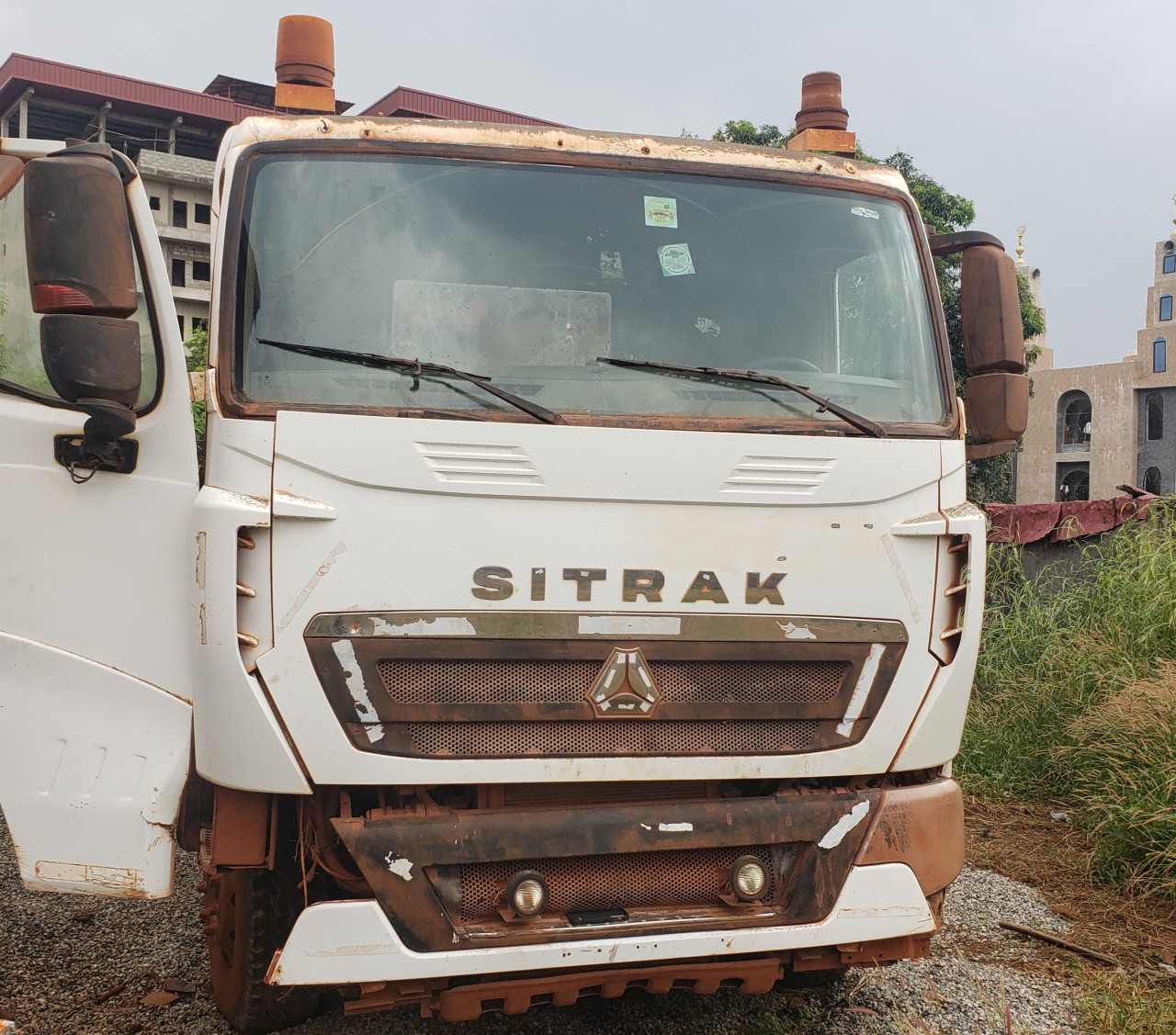 2 SINOTRUCKS A VENDRE, Camions - Autobus, Conakry