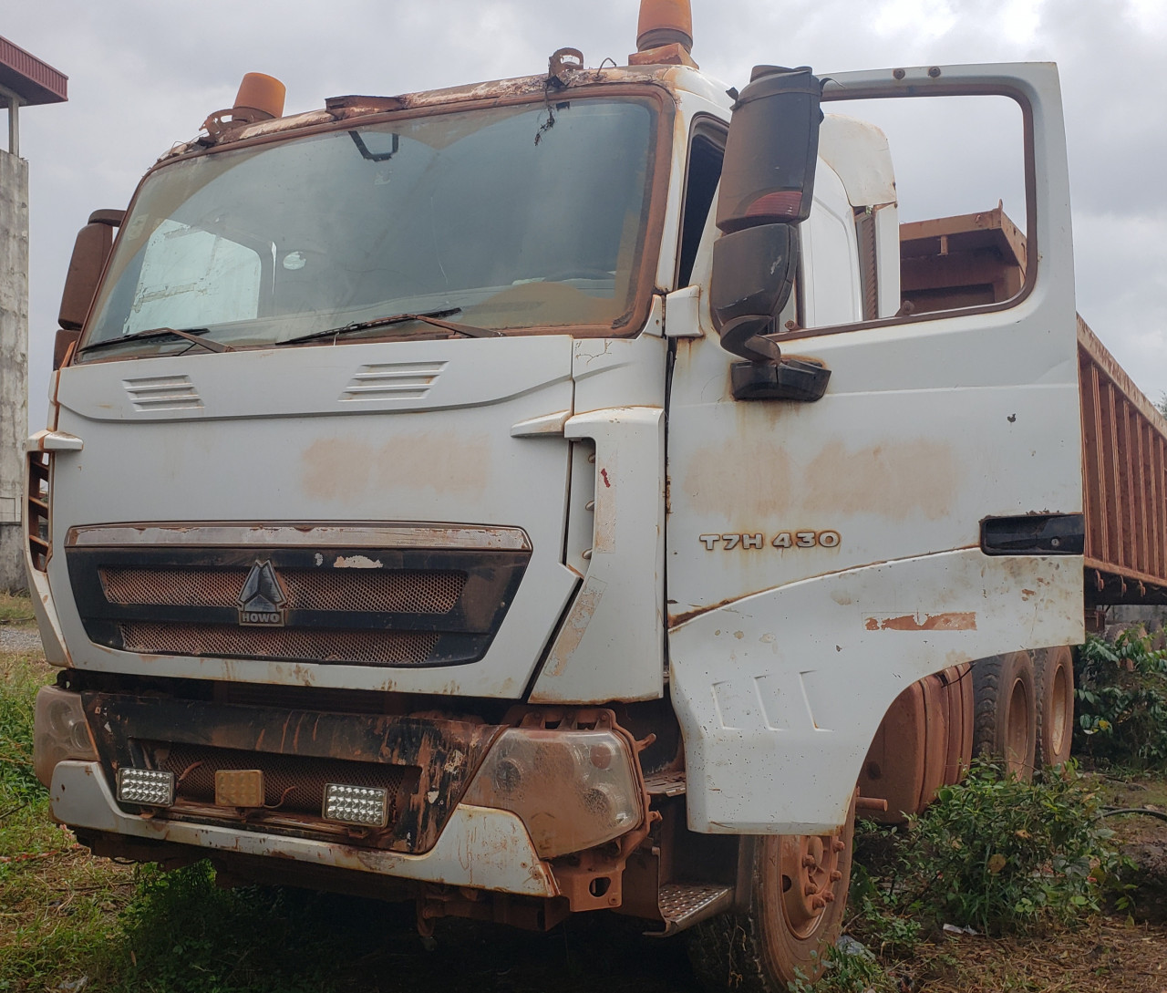 2 SINOTRUCKS A VENDRE, Camions - Autobus, Conakry