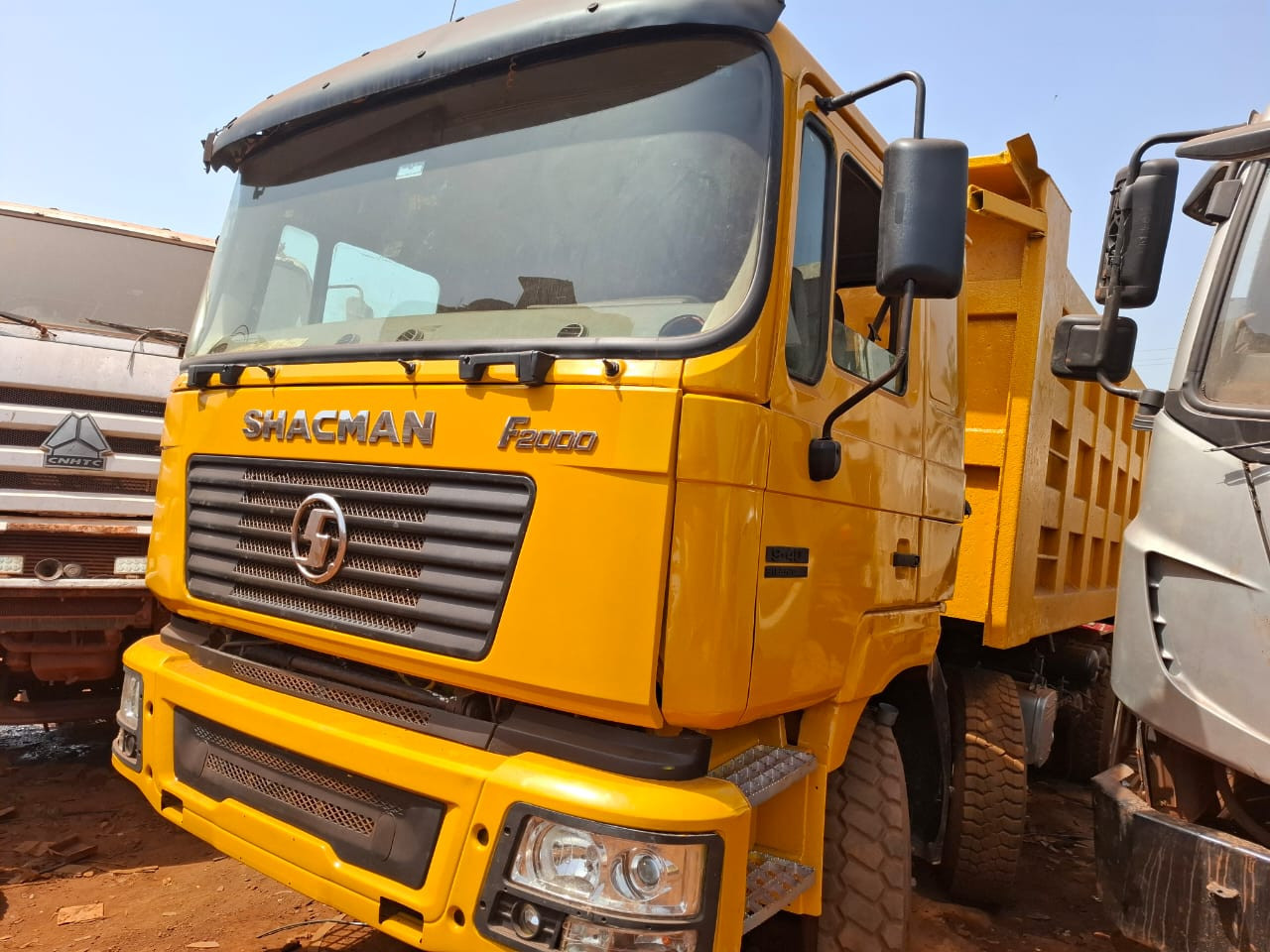 SHACMAN 12 ROUES, Camions - Autobus, Conakry