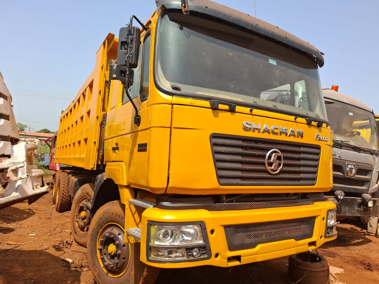 SHACMAN 12 ROUES, Camions - Autobus, Conakry