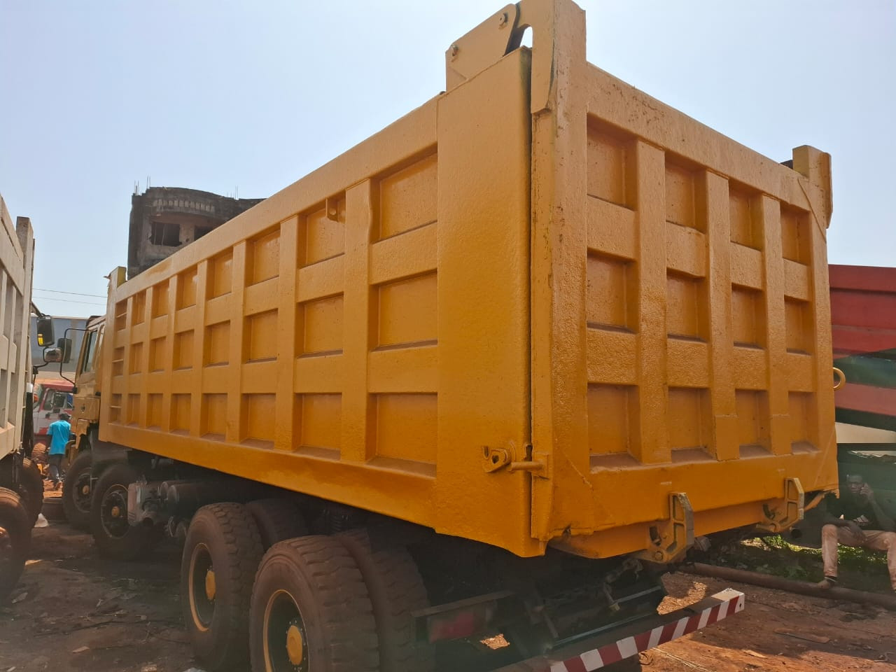 SHACMAN 12 ROUES, Camions - Autobus, Conakry