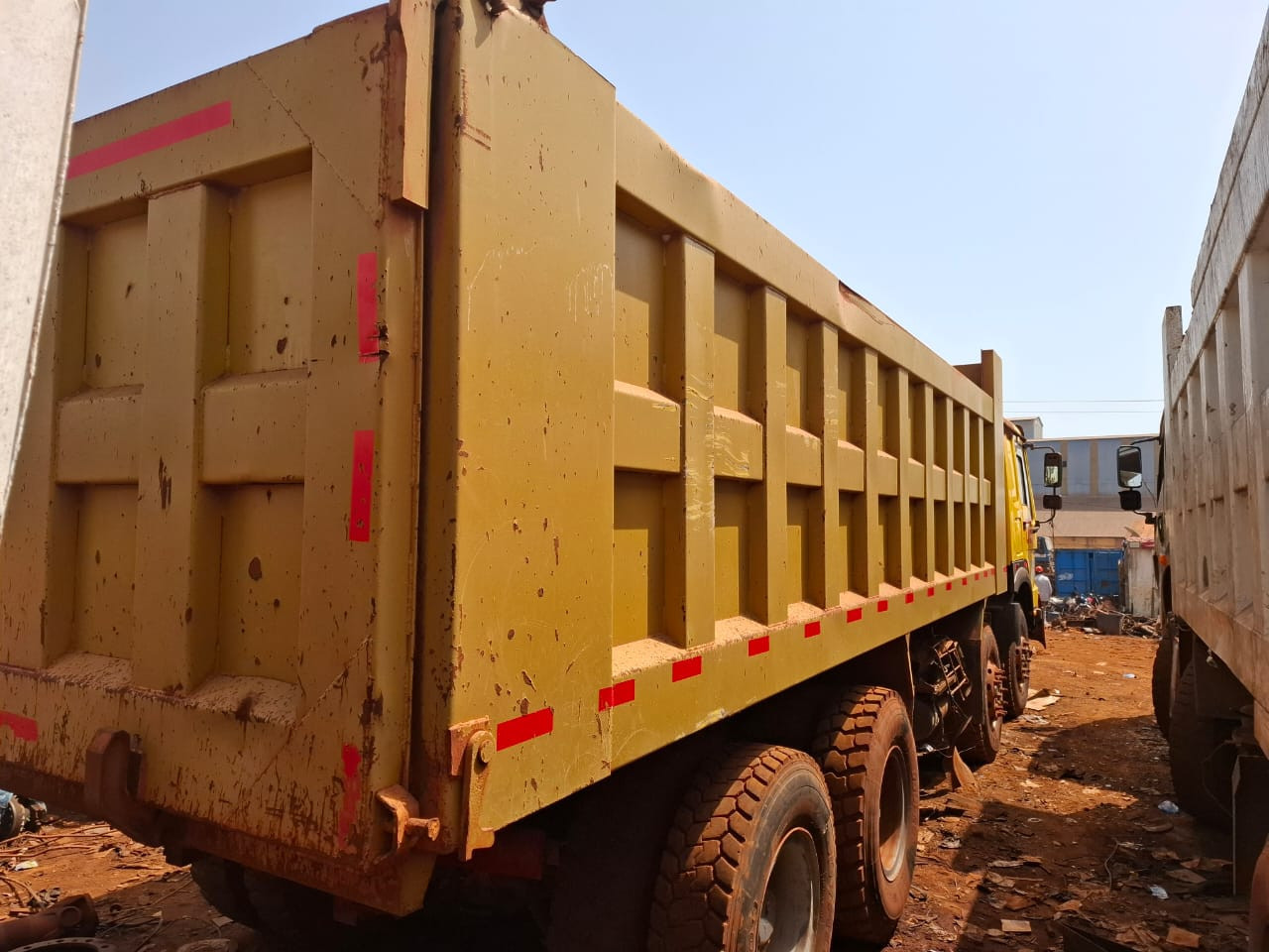 FOTON 12 ROUES, Camions - Autobus, Conakry