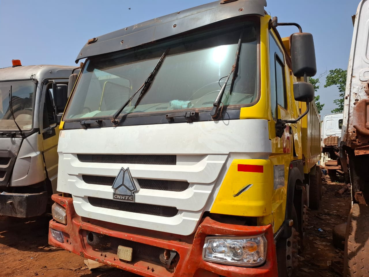 FOTON 12 ROUES, Camions - Autobus, Conakry