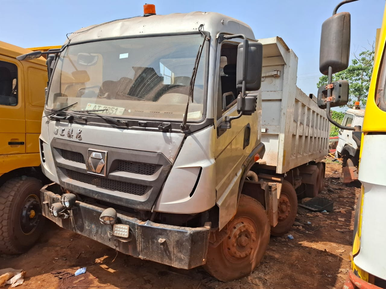 CAMIONS MARQUES CHINOISE, Camions - Autobus, Conakry