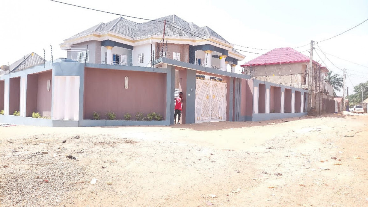 Maison a vendre a coyah somaya, Maisons, Coyah