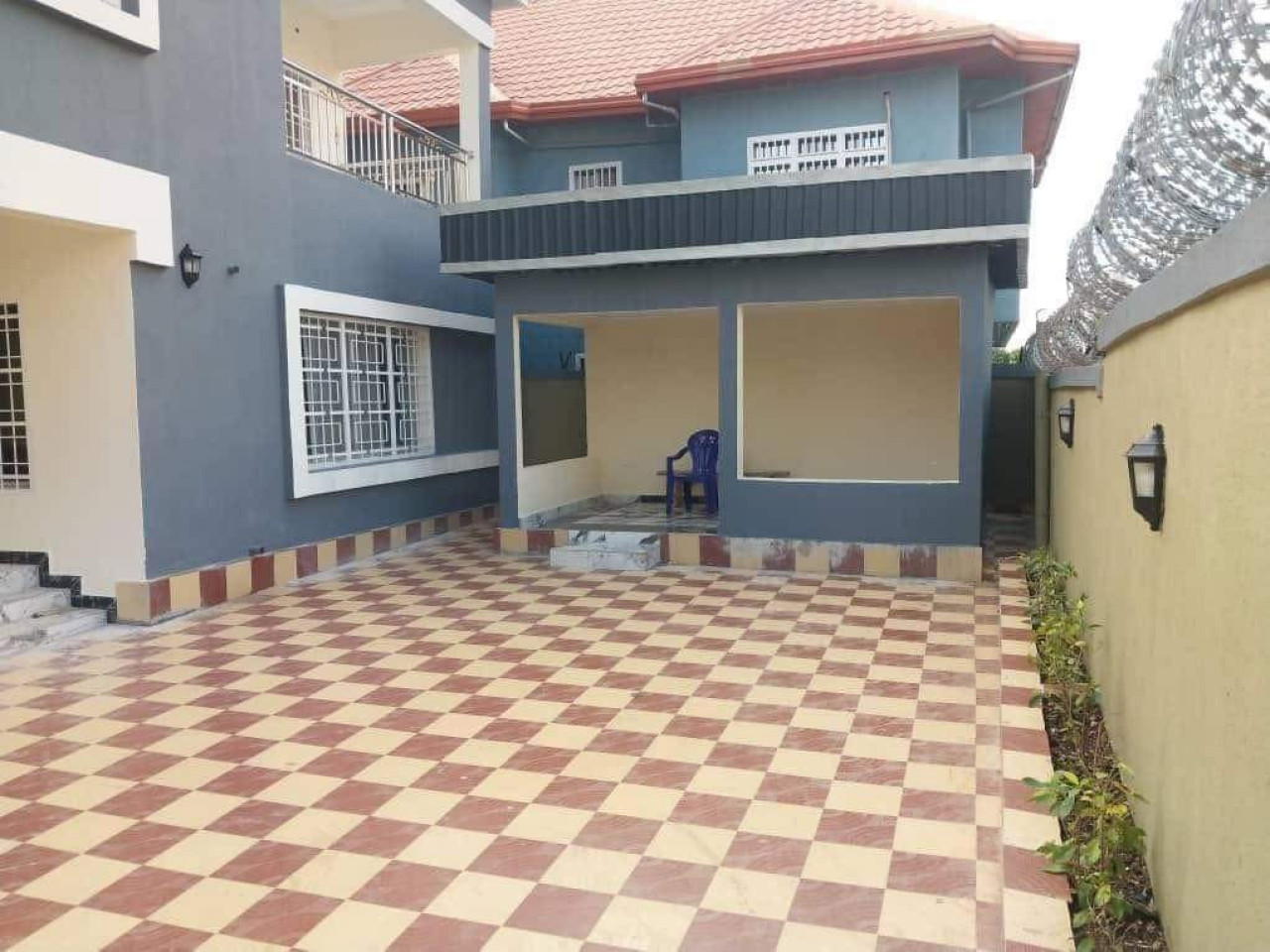 Une maison a vendre a lambayi, Maisons, Conakry