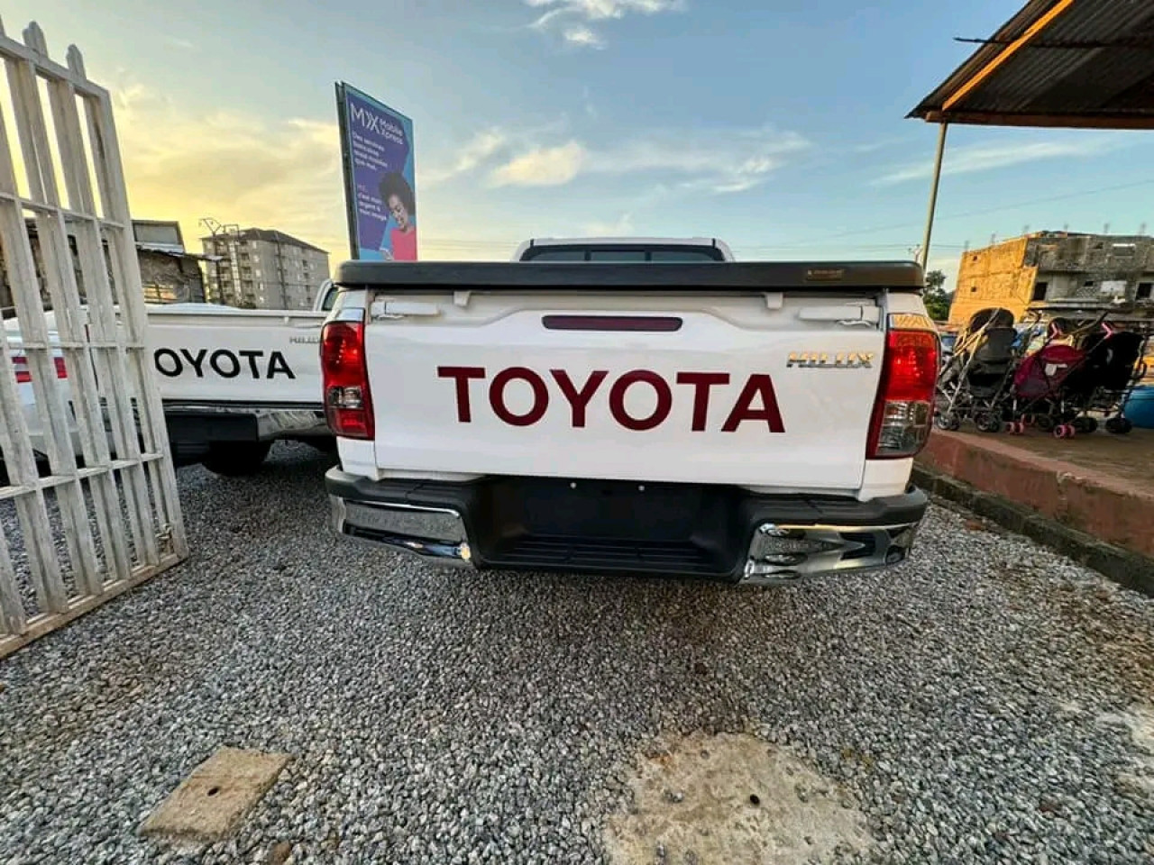 Toyota Hilux, Voitures, Conakry