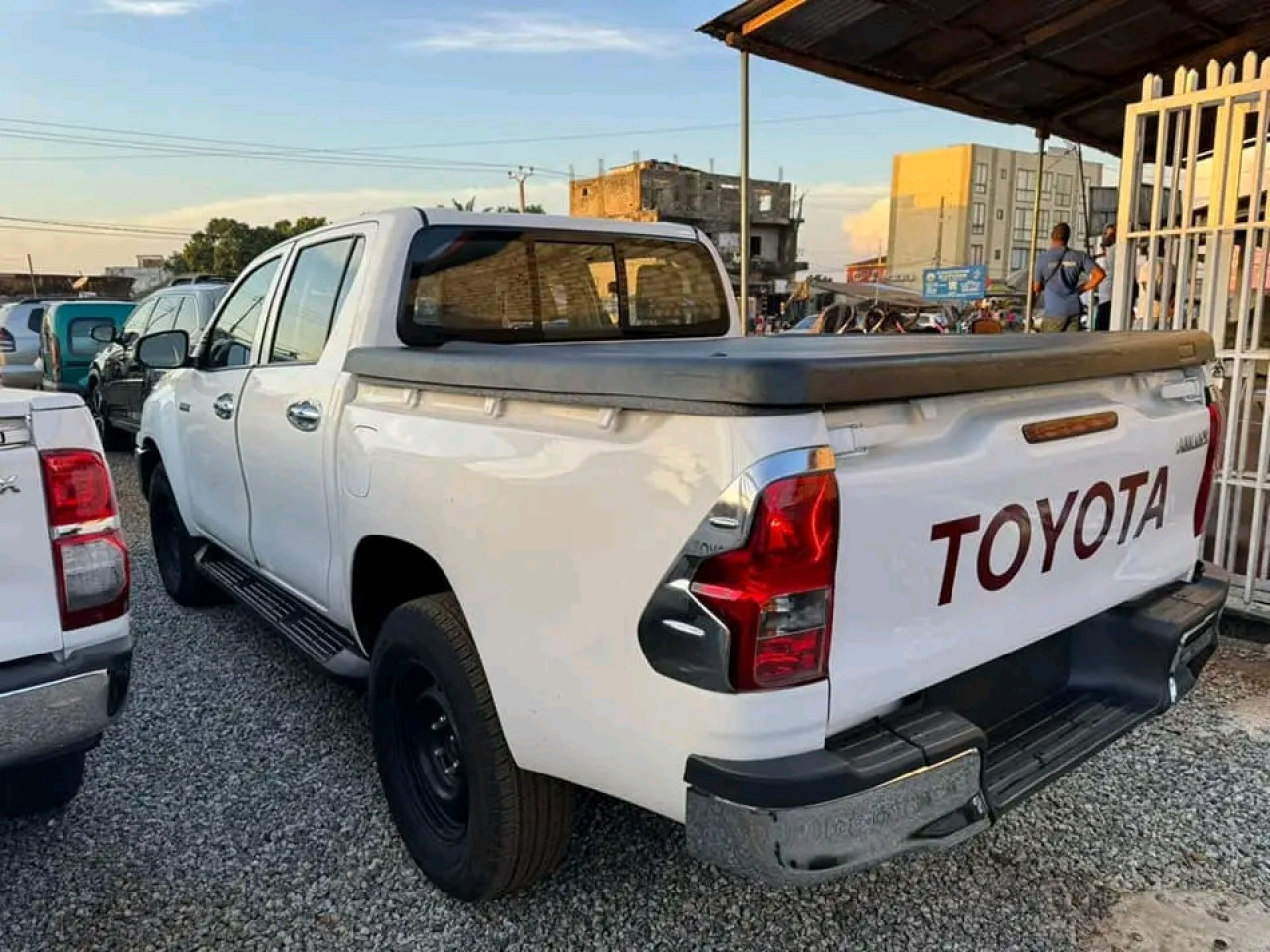 Toyota Hilux, Voitures, Conakry