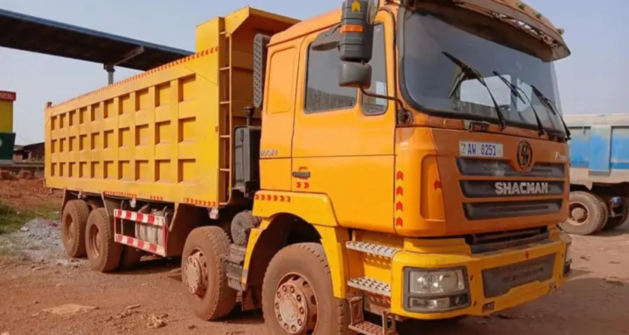 CAMION SHACMAN BENNE 12 ROUES, Camions - Autobus, Conakry