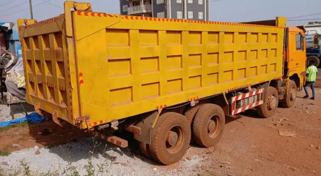 CAMION SHACMAN BENNE 12 ROUES, Camions - Autobus, Conakry