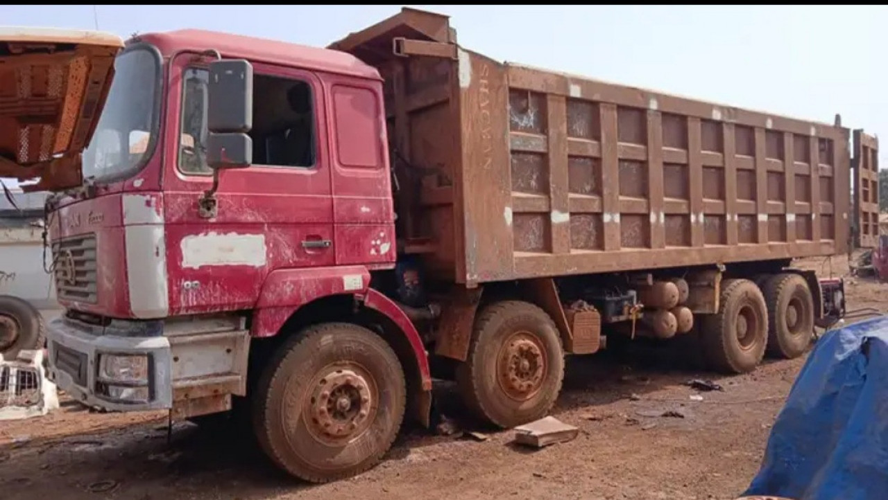 CAMION SHACMAN BENNE 12 ROUES, Camions - Autobus, Conakry