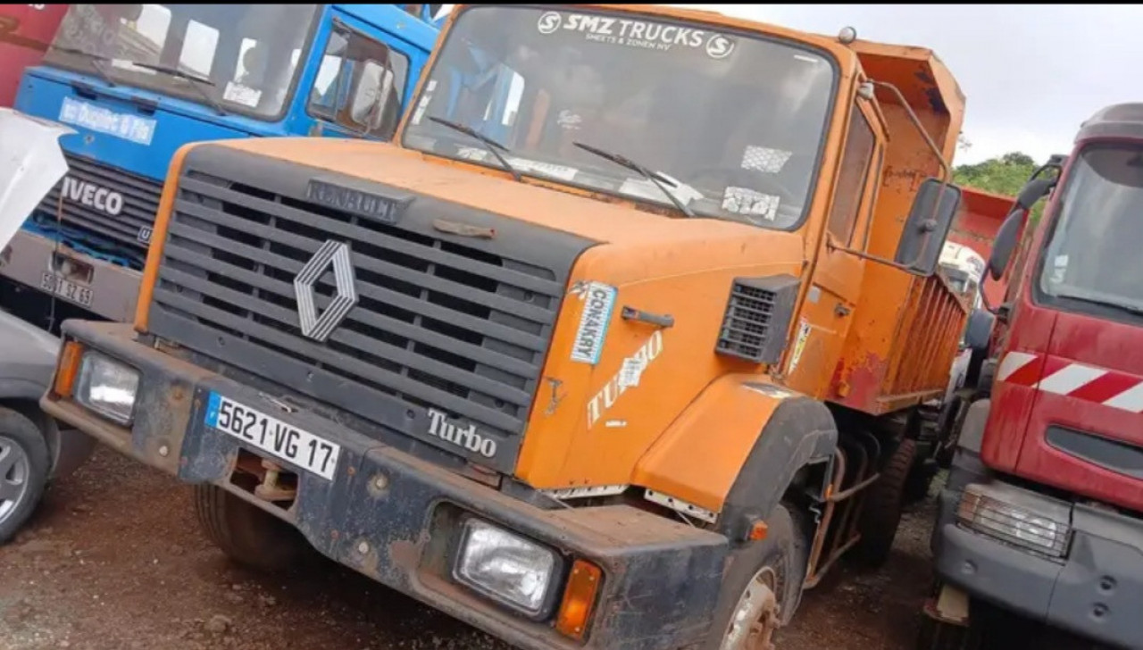 RENAULT TURBO, Camions - Autobus, Conakry