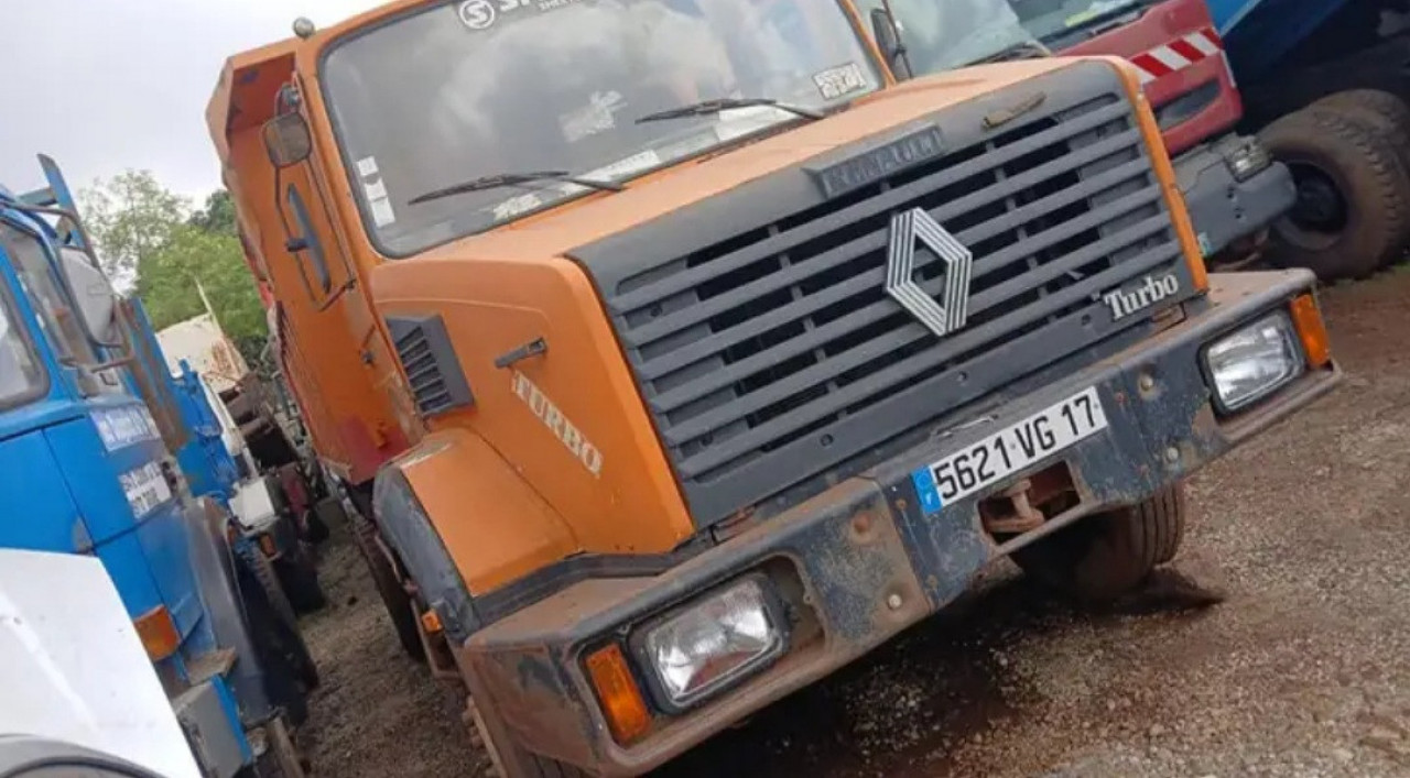 RENAULT TURBO, Camions - Autobus, Conakry