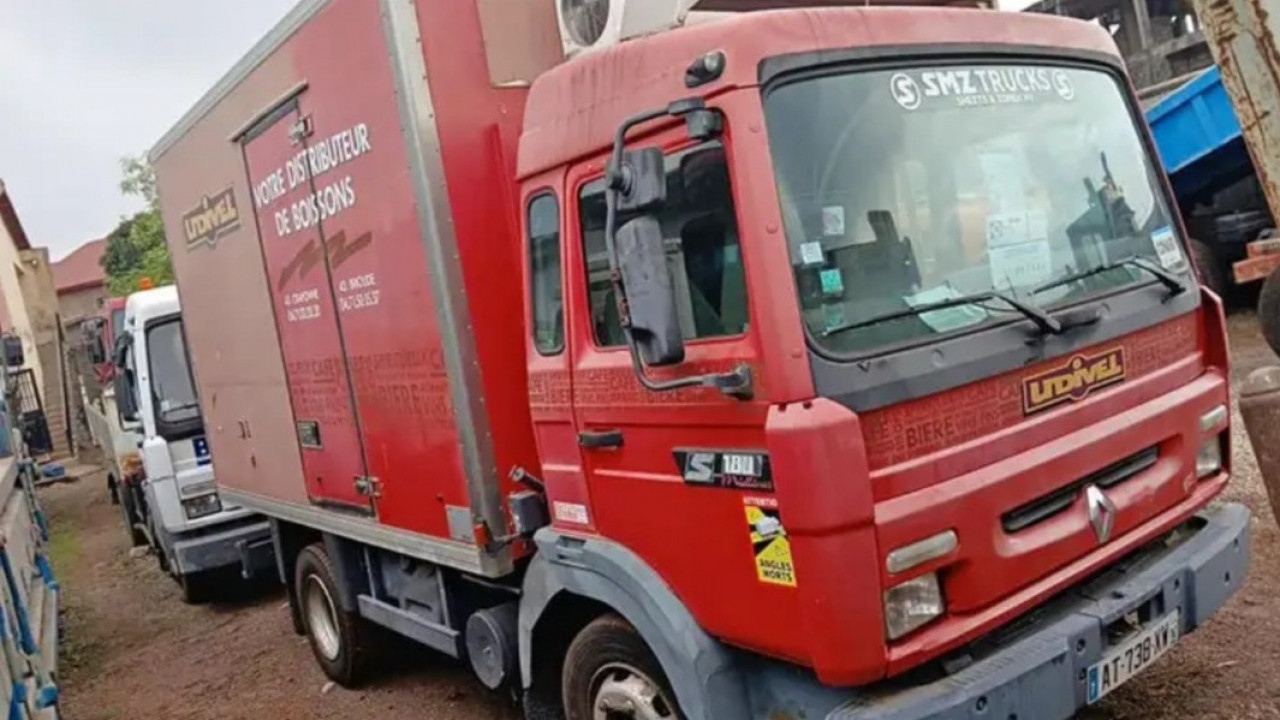 CAMION FRIGORIFIQUE, Camions - Autobus, Conakry