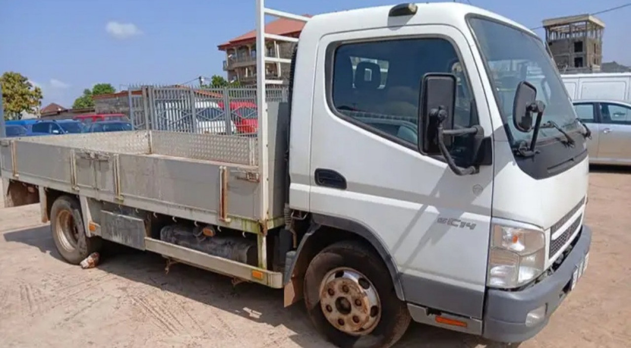 MITSUBISHI FUSO, Camions - Autobus, Conakry