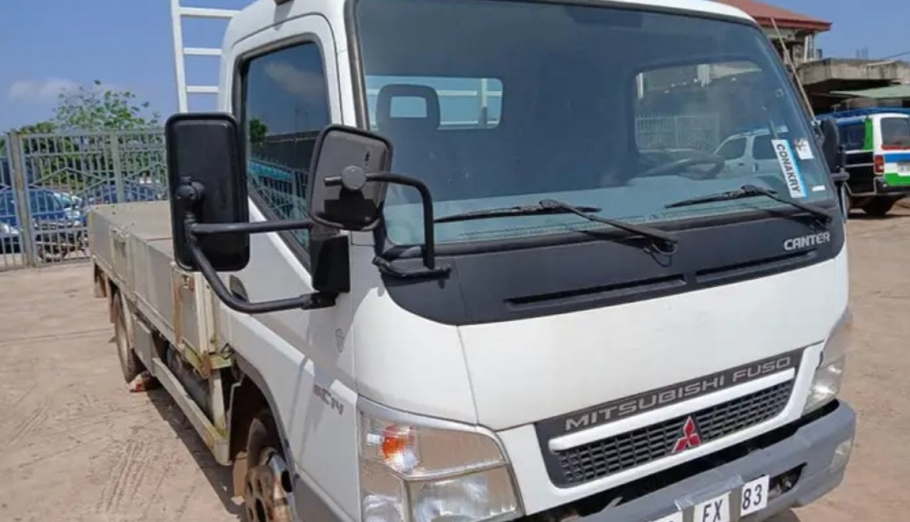 MITSUBISHI FUSO, Camions - Autobus, Conakry