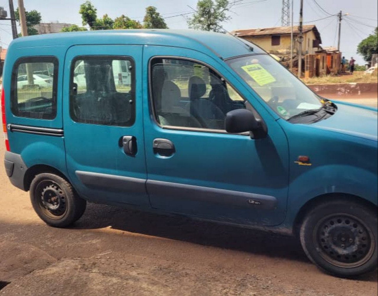 RENAULT KANGOO CLIMATISÉE, Voitures, Conakry