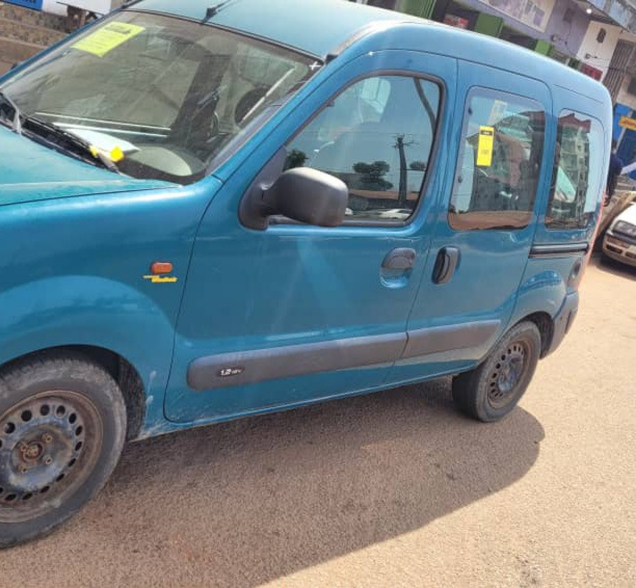 RENAULT KANGOO CLIMATISÉE, Voitures, Conakry