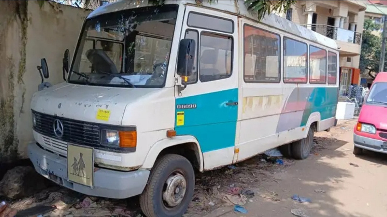 MERCEDES BENZ VARIO 0 609D, Camions - Autobus, Conakry