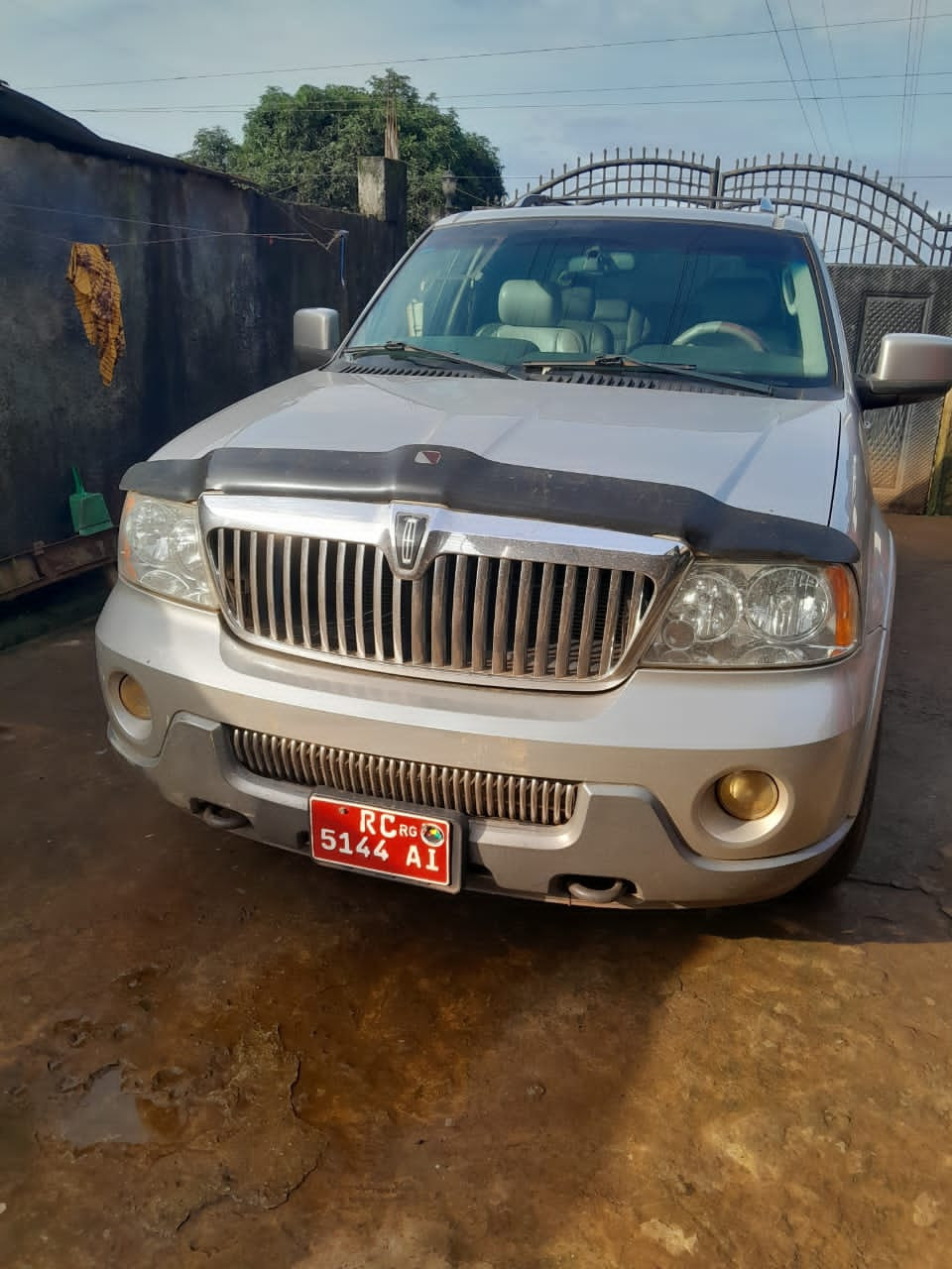 LINCOLN NAVIGATOR, Voitures, Conakry