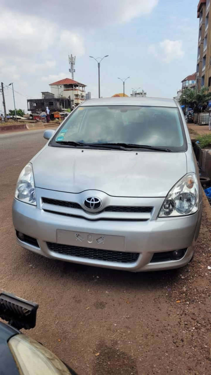 TOYOTA COROLLA VERSO 9 PLACES, Voitures, Conakry