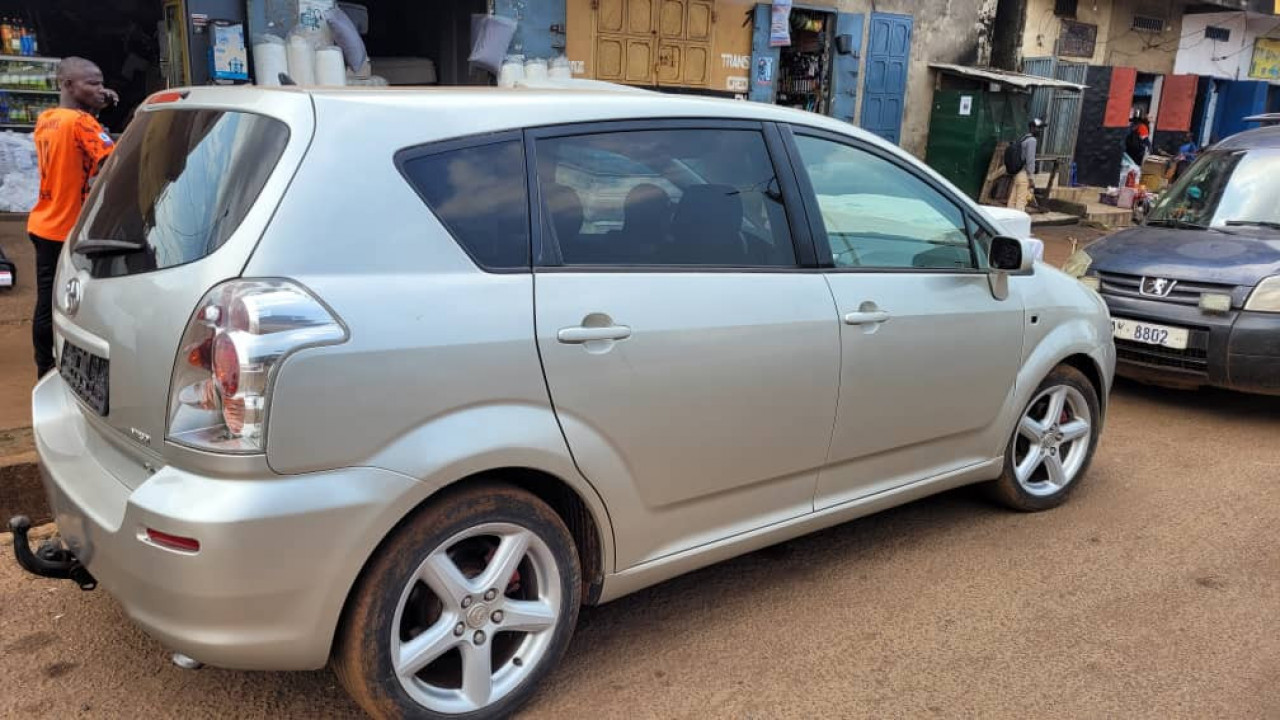 TOYOTA COROLLA VERSO 9 PLACES, Voitures, Conakry