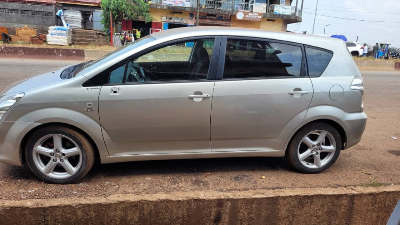 TOYOTA COROLLA VERSO 9 PLACES, Voitures, Conakry