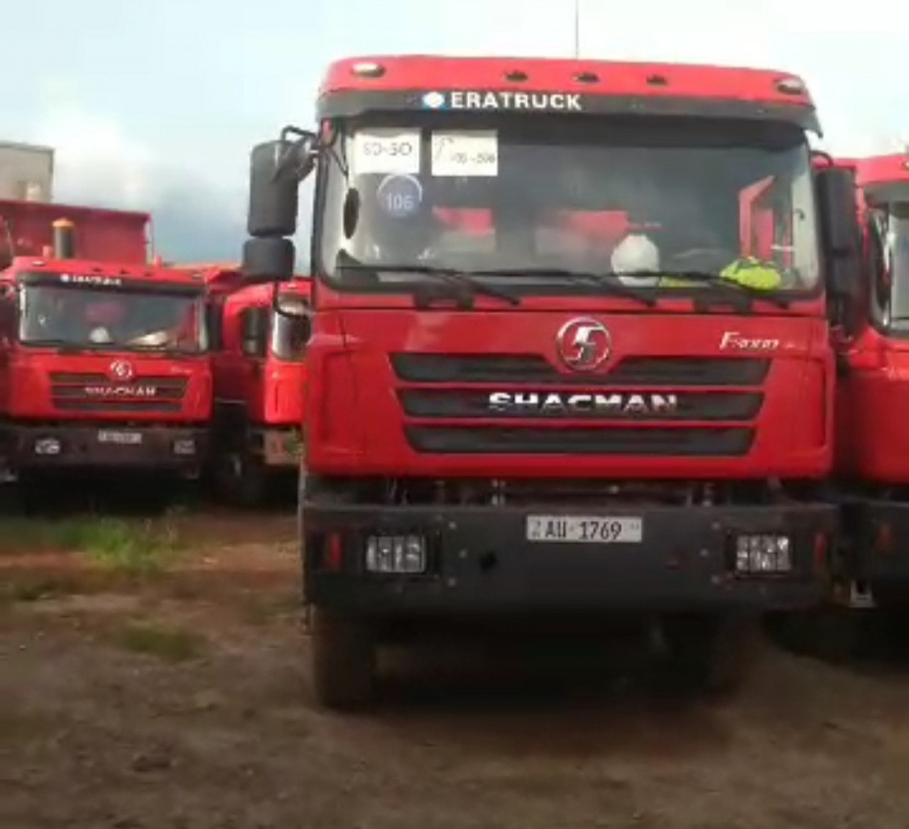 10 CAMIONS SHACMAN HOWO SORTIE D'USINE, Camions - Autobus, Conakry