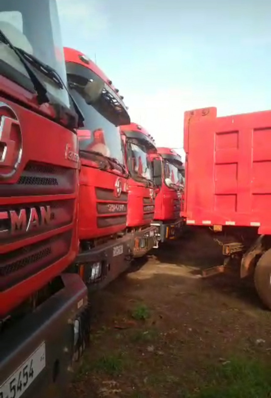 10 CAMIONS SHACMAN HOWO SORTIE D'USINE, Camions - Autobus, Conakry