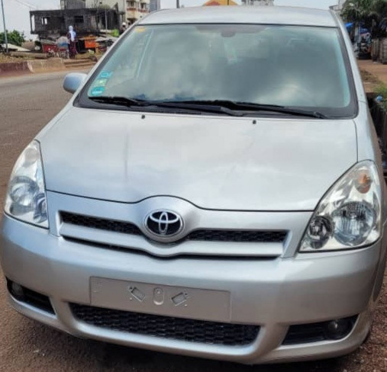 Toyota COROLLA VERSO, Voitures, Conakry