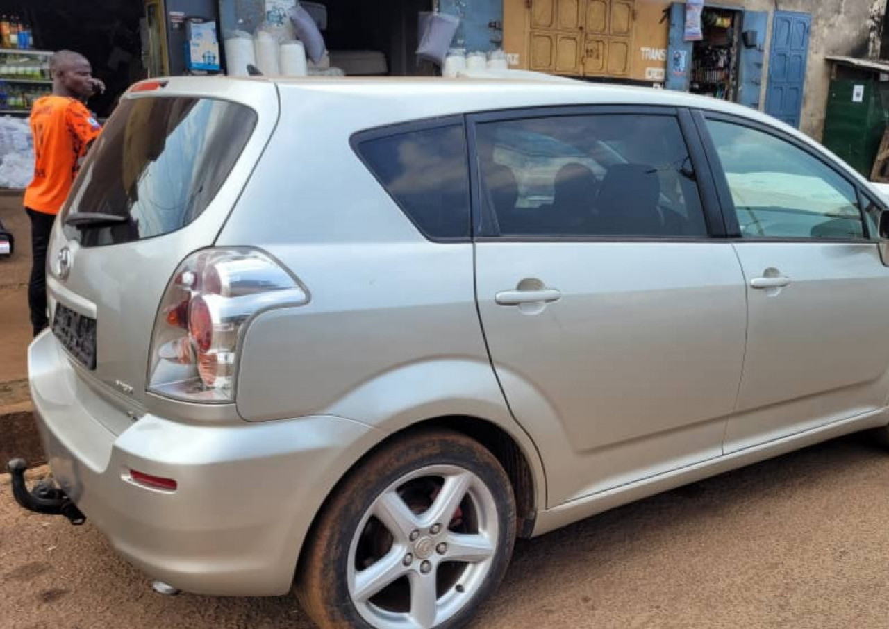 Toyota COROLLA VERSO, Voitures, Conakry