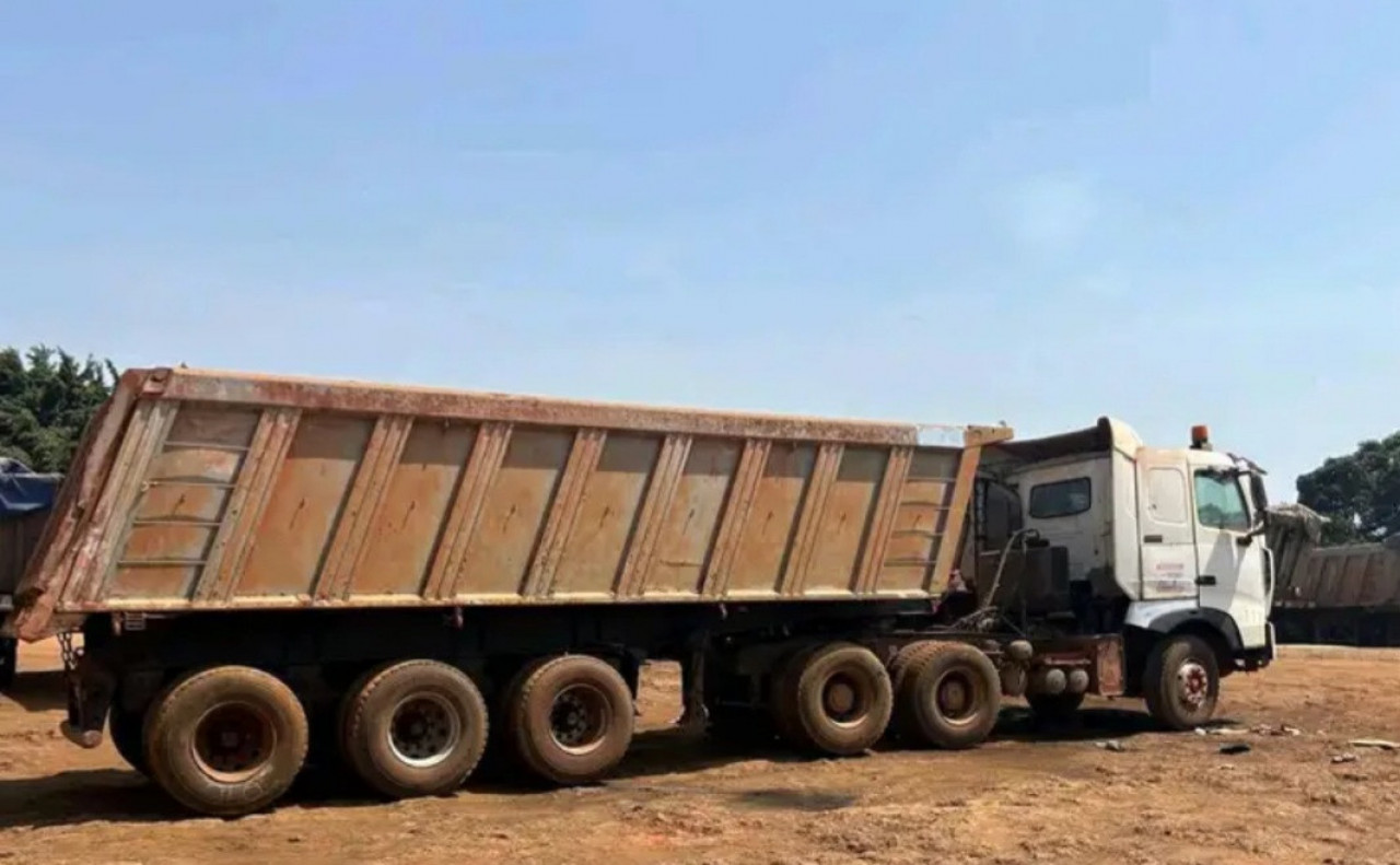 2 CAMIONS SINOTRUCK 22 ROUES, Camions - Autobus, Conakry