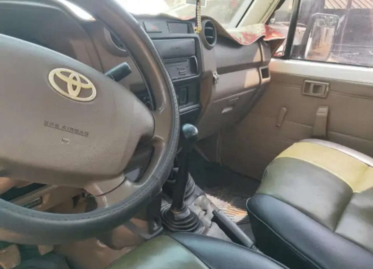 TOYOTA PICK-UP 1 CABINE, Voitures, Conakry