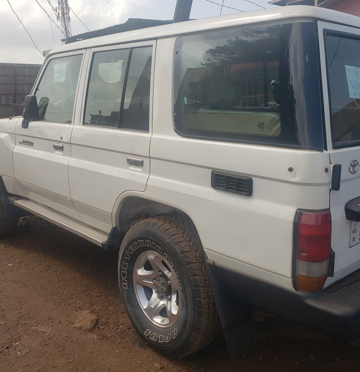 TOYOTA LAND CRUISER, Voitures, Conakry