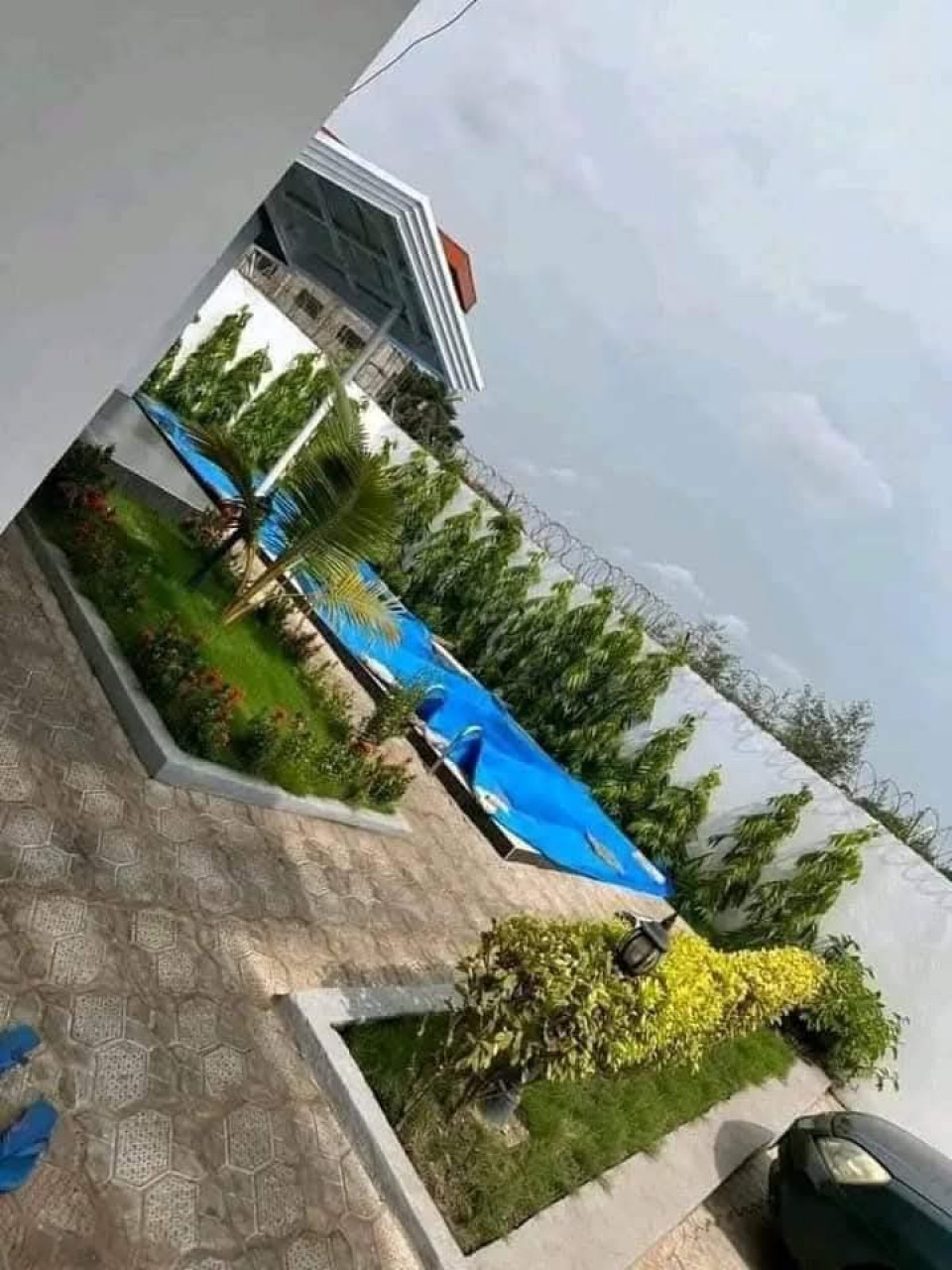 DUPLEX FLAMBANT NEUF MEUBLÉ AVEC PISCINE À VENDRE À DAB, Autres Immobiliers, Conakry