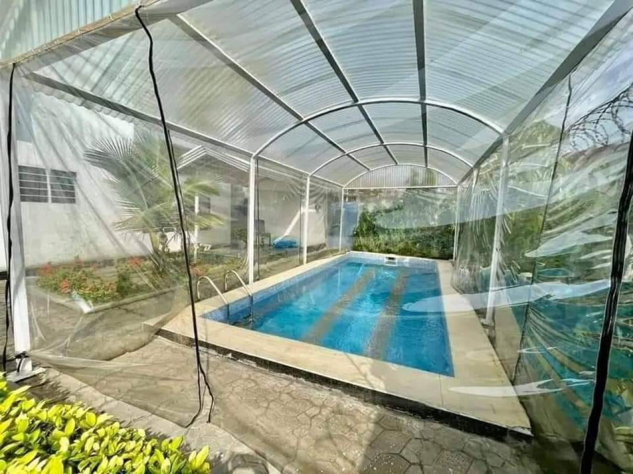 DUPLEX FLAMBANT NEUF MEUBLÉ AVEC PISCINE À VENDRE À DAB, Autres Immobiliers, Conakry