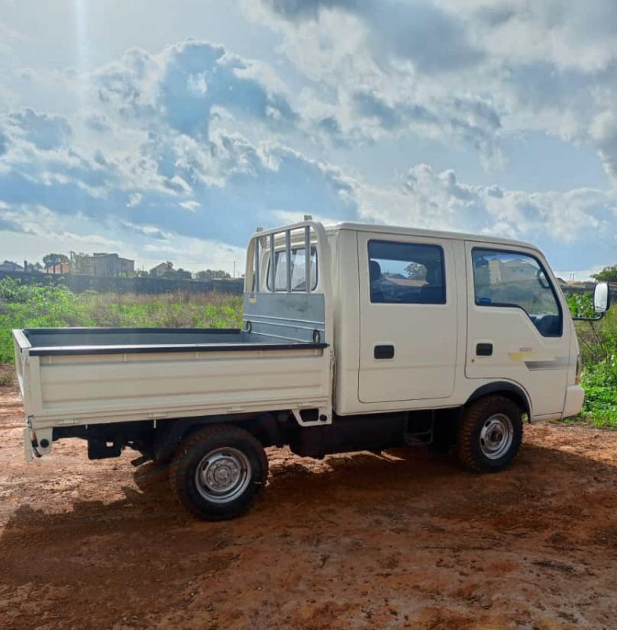 KIA BONGO, Camions - Autobus, Conakry