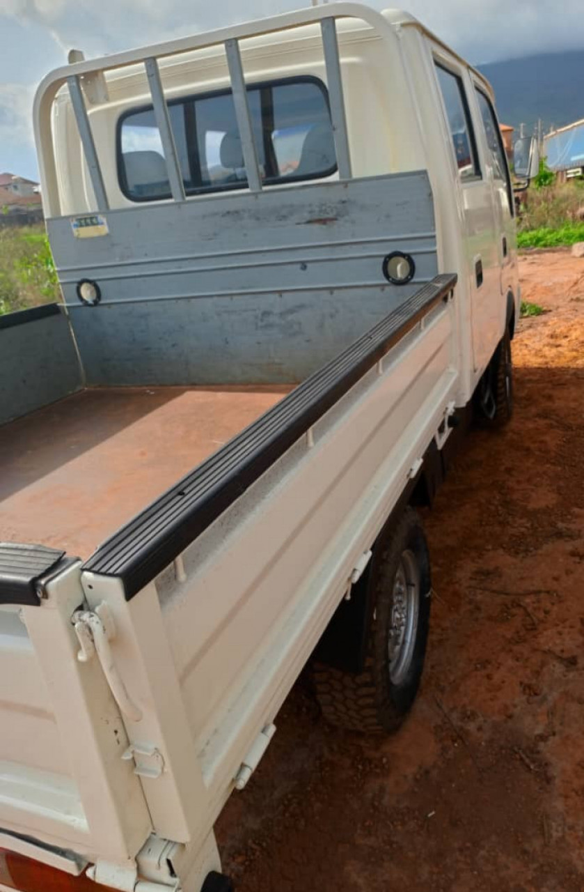 KIA BONGO, Camions - Autobus, Conakry