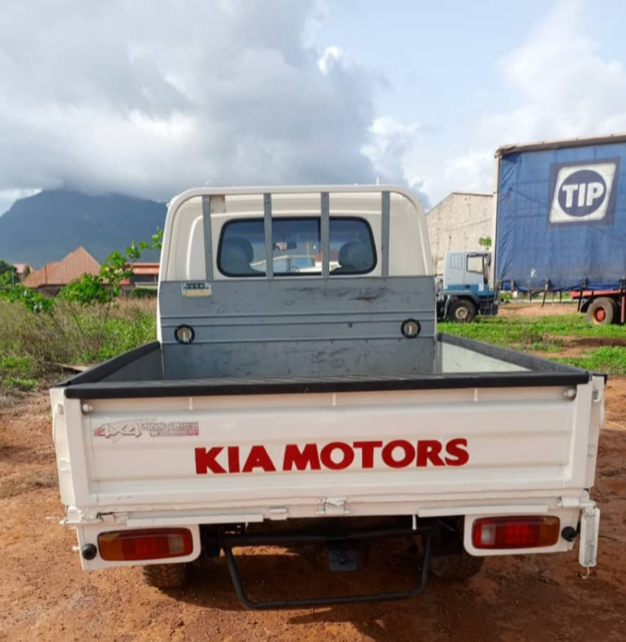 KIA BONGO, Camions - Autobus, Conakry