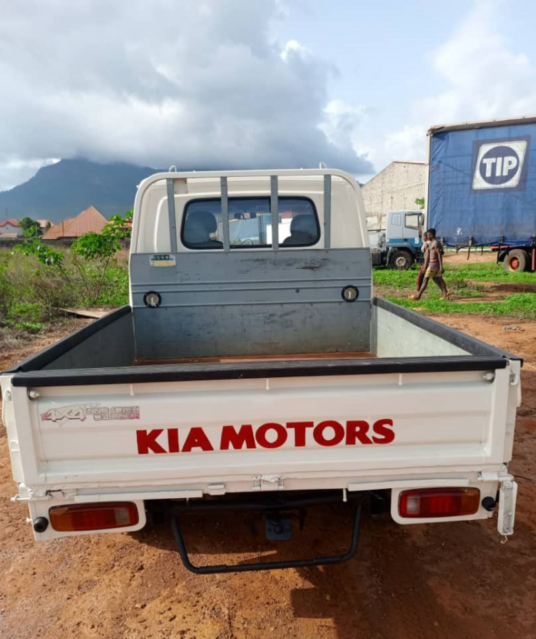 KIA BONGO, Camions - Autobus, Conakry