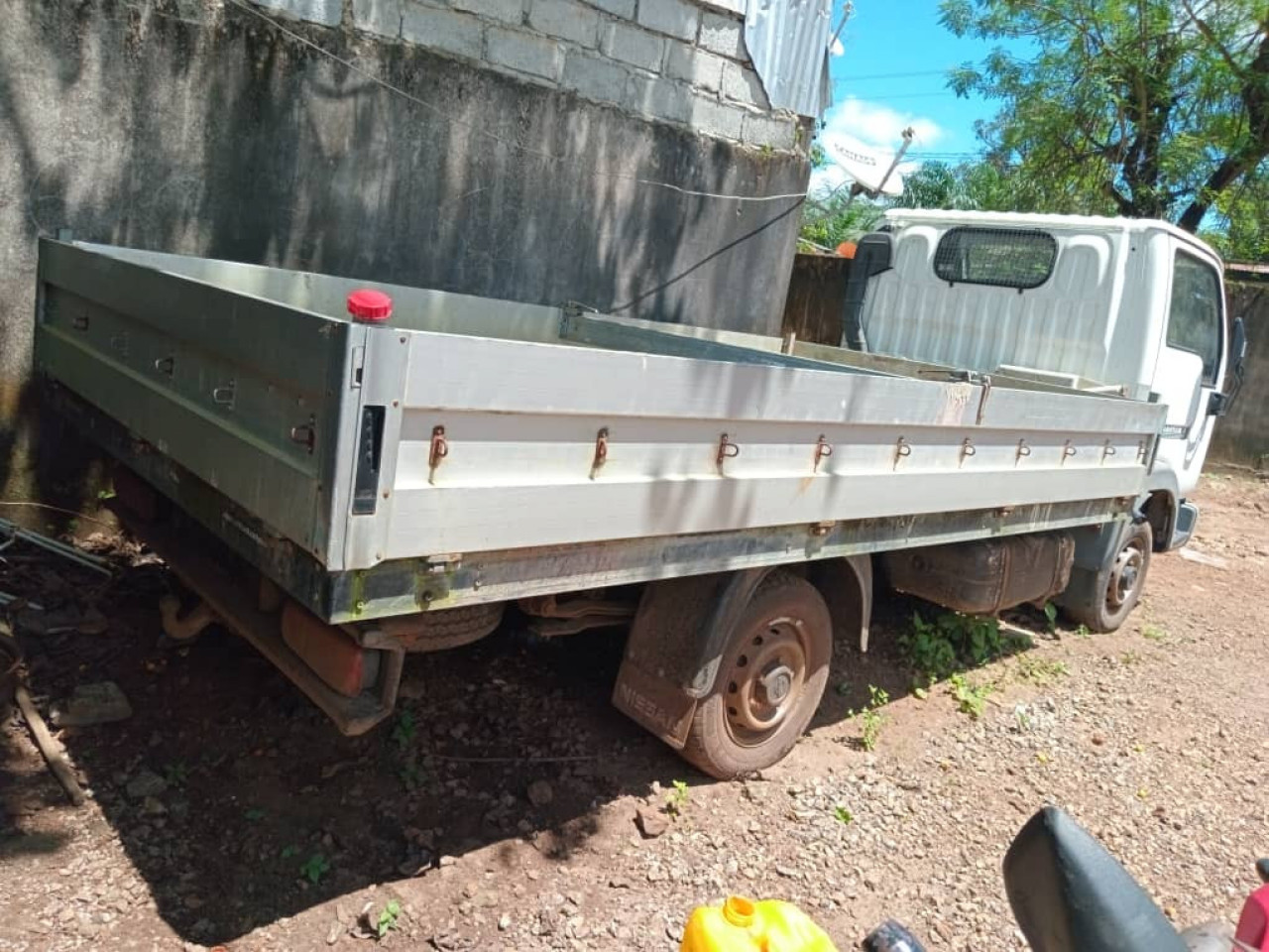 NISSAN CABSTAR, Camions - Autobus, Conakry